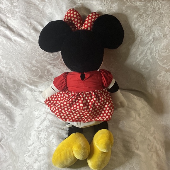 Large Minnie Mouse Stuffed Animal - Picture 5 of 8